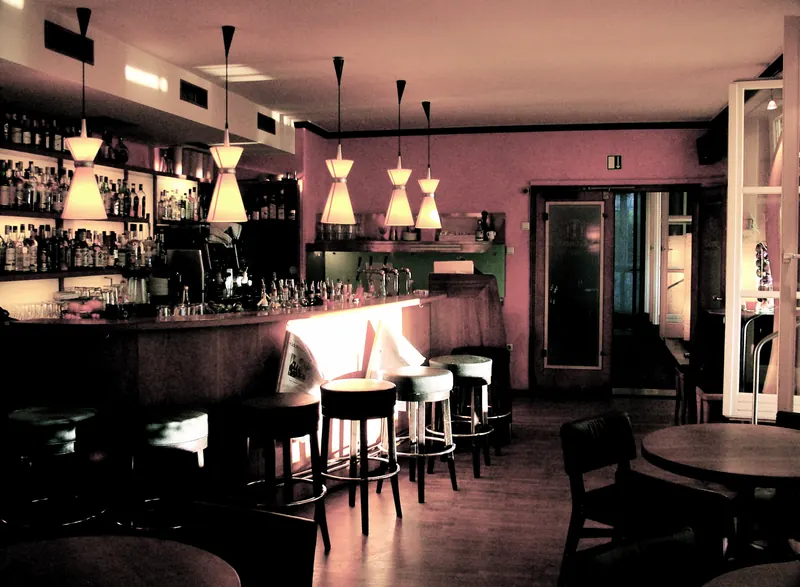 Die Bar am Abend